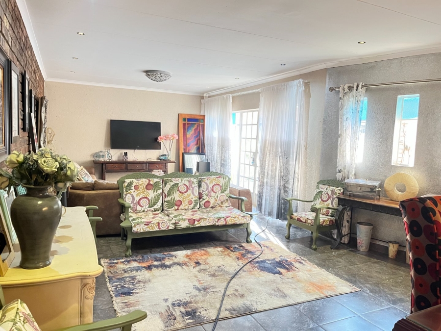 Commercial Property for Sale in Vyfhoek A H North West